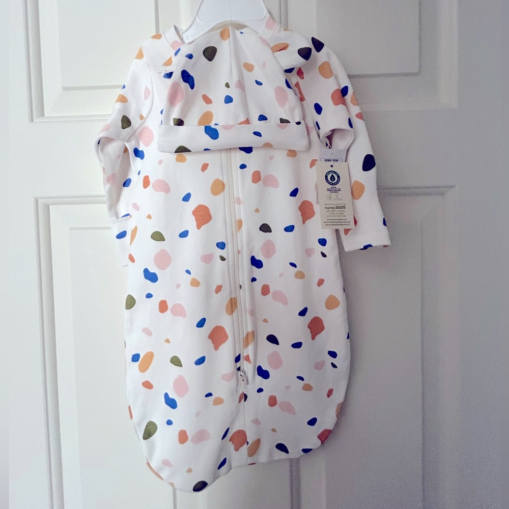 Tiny Citizen sleep sack and matching hat- 0-3 months